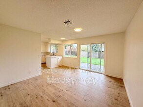 12202 NE 2nd St in Vancouver, WA - Building Photo - Building Photo