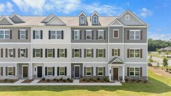 67 Professional Pl in Calhoun, GA - Building Photo