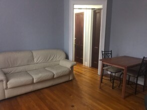 206 Schuyler Pl in Ithaca, NY - Building Photo - Building Photo