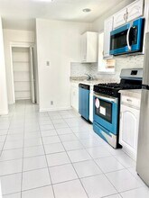 247 Clendenny Ave-Unit -1 in Jersey City, NJ - Building Photo - Building Photo