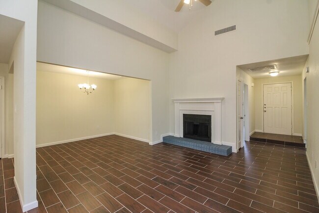 1208 Paintbrush St in Mesquite, TX - Building Photo - Building Photo