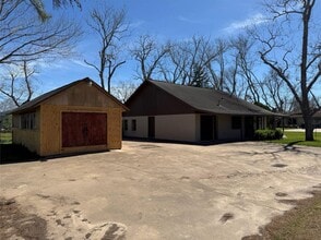 201 2nd St in Brazoria, TX - Building Photo - Building Photo
