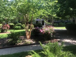 Sycamore Gardens in New Windsor, NY - Foto de edificio - Building Photo