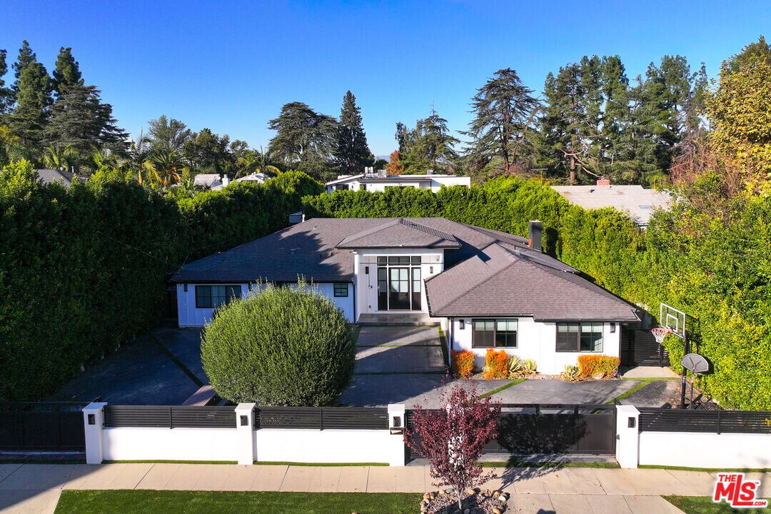 13339 Margate St in Los Angeles, CA - Building Photo