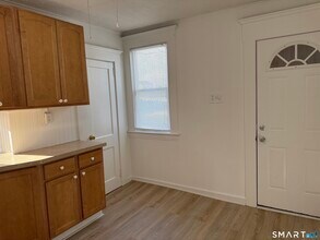 81 Spruce St in West Haven, CT - Building Photo - Building Photo