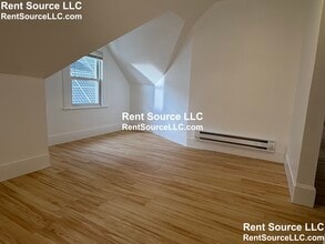 9 Knapp St, Unit 3 in Somerville, MA - Building Photo - Building Photo