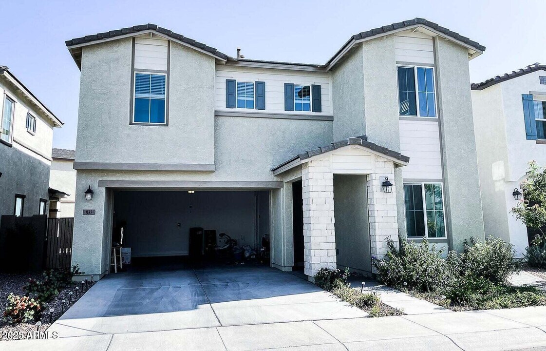 833 W Park Ave in Chandler, AZ - Foto de edificio