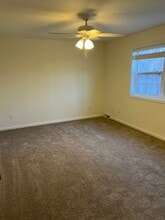 5 Fellows Rd in Clifton Park, NY - Building Photo - Building Photo