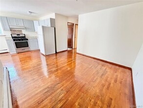 66 Oak St in Port Chester, NY - Building Photo - Building Photo