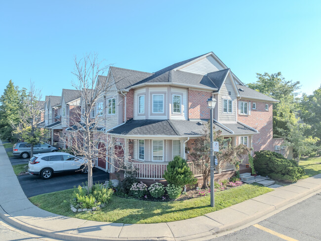 7100-7230 Atwood Ln in Mississauga, ON - Building Photo - Building Photo