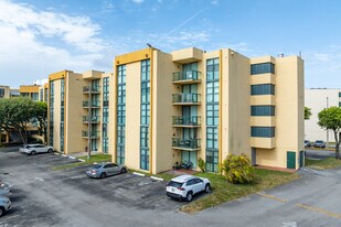 Coral Towers Condos in Miami, FL - Building Photo