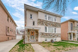 5740 N Lowell Ave in Chicago, IL - Building Photo - Building Photo