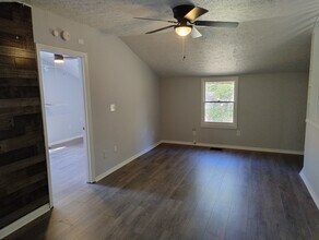 121 Robinhood Cir in Hendersonville, TN - Foto de edificio - Building Photo