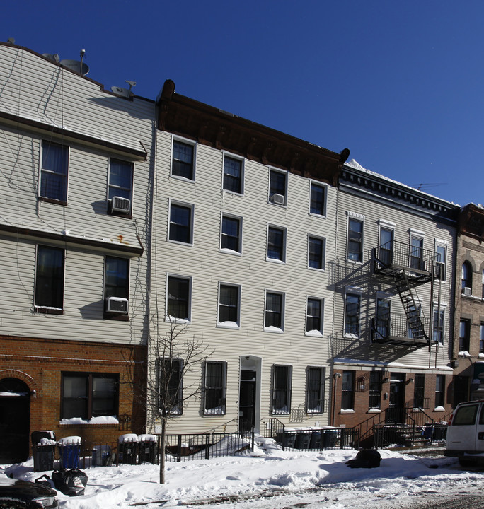 243 Irving Ave in Brooklyn, NY - Building Photo