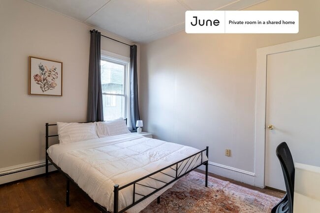 Private bedroom in 3 bed/1 bath Home in Boston, MA - Building Photo - Building Photo