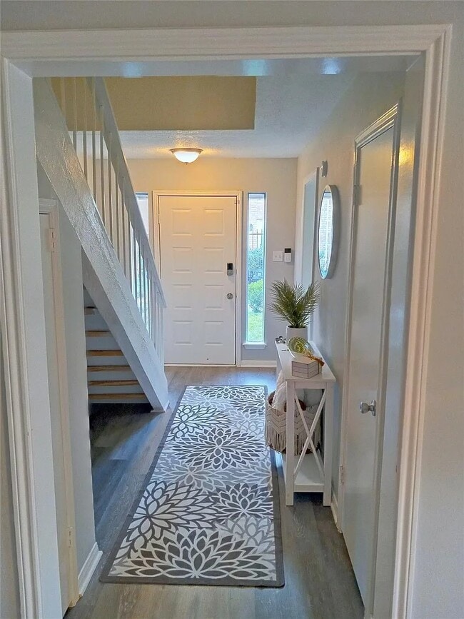 property at 800 Country Pl Dr