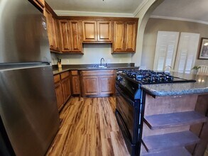 4515 Lincoln Ave in Groves, TX - Foto de edificio - Building Photo