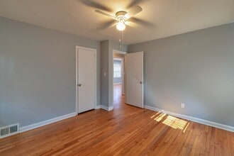 2284 Beecher Rd SW in Atlanta, GA - Building Photo - Building Photo