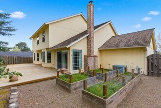 13172 SW Chimney Ridge St in Tigard, OR - Building Photo - Building Photo