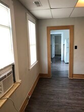 1579 E 32nd St, Unit Up in Cleveland, OH - Foto de edificio - Building Photo