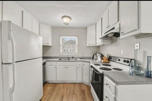 874 Colony Dr, Unit B27 in Charleston, SC - Building Photo