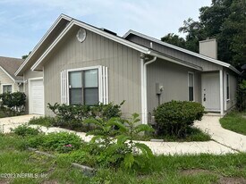 1127 Cove Landing Dr in Jacksonville, FL - Building Photo