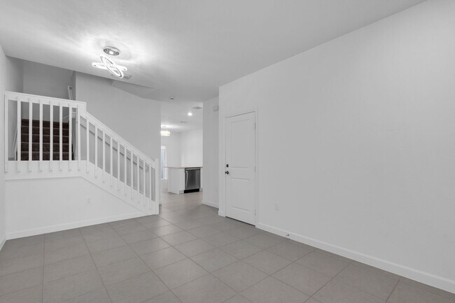 105 SW 184th Pl in Pembroke Pines, FL - Building Photo - Building Photo