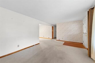 4813 Sandy Dr in Monroeville, PA - Building Photo - Building Photo