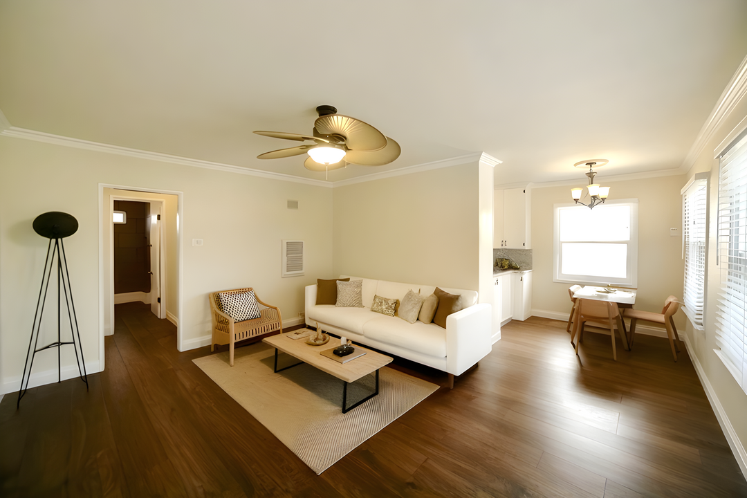 4325 Clinton St in Los Angeles, CA - Building Photo