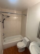 20134 Leadwell St, Unit 302 in Los Angeles, CA - Building Photo - Building Photo