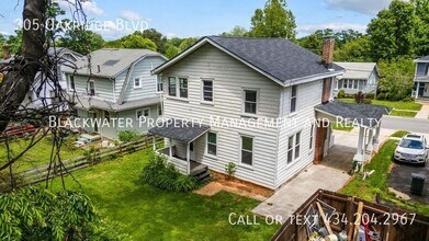 305 Oakridge Blvd in Lynchburg, VA - Building Photo - Building Photo