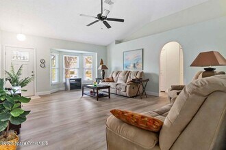 308 Tamarind Cir NW in Palm Bay, FL - Building Photo - Building Photo