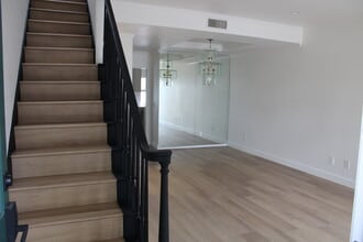 5145 Yarmouth Ave in Encino, CA - Building Photo - Building Photo