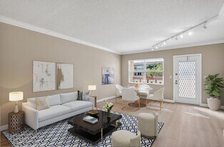 277 Brighton Dr, Unit G in Boca Raton, FL - Building Photo