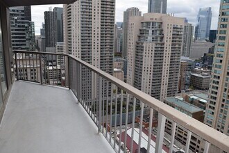 10 E Ontario St, Unit 3305 in Chicago, IL - Building Photo - Building Photo