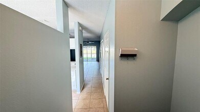 1400 Costa Mesa Dr in Zephyrhills, FL - Building Photo - Building Photo