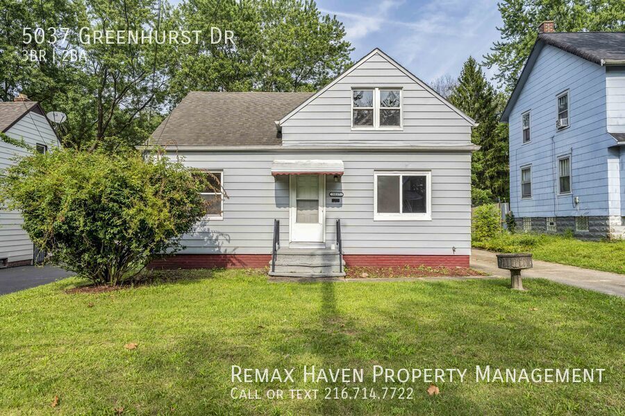 5037 Greenhurst Dr in Maple Heights, OH - Building Photo