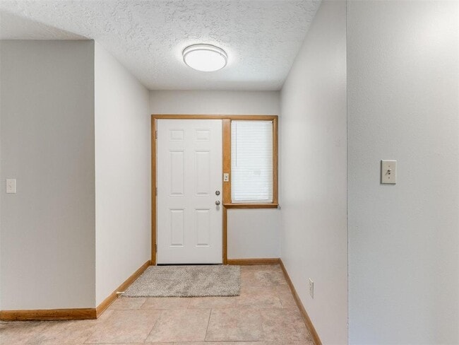 306 S Mercedes Dr in Norman, OK - Building Photo - Building Photo