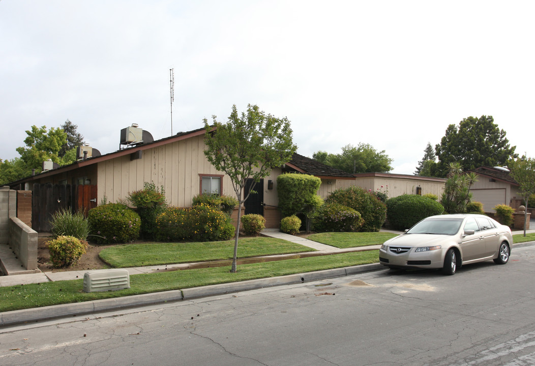 El Nido in Fresno, CA - Foto de edificio