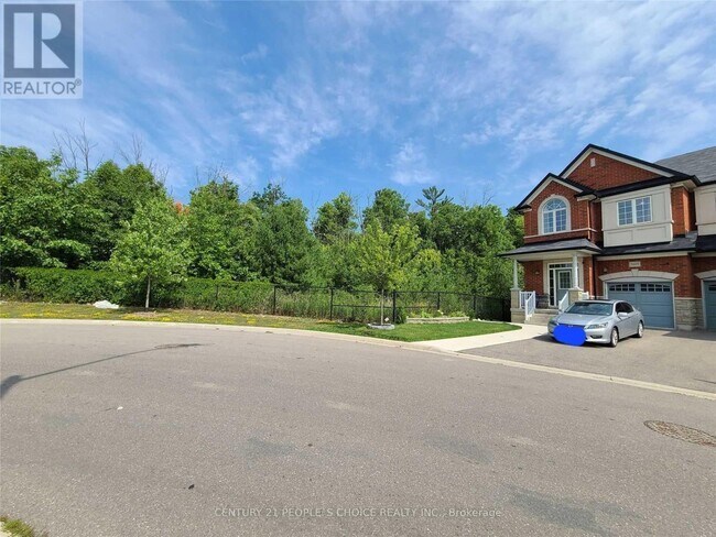 5609 Meadowcrest Ave in Mississauga, ON - Building Photo - Building Photo