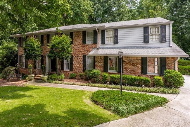 property at 5542 Whitewood Ct