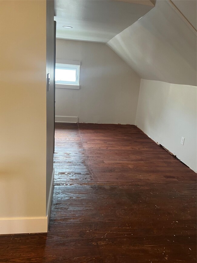 250-30 41st Dr in Queens, NY - Building Photo - Building Photo