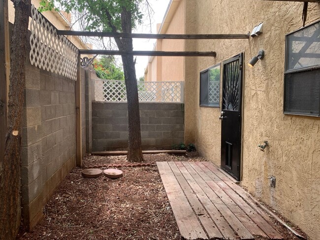 2812 Enebro St NE in Albuquerque, NM - Building Photo - Building Photo