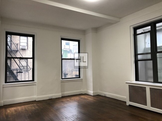 property at 140 E 46th St