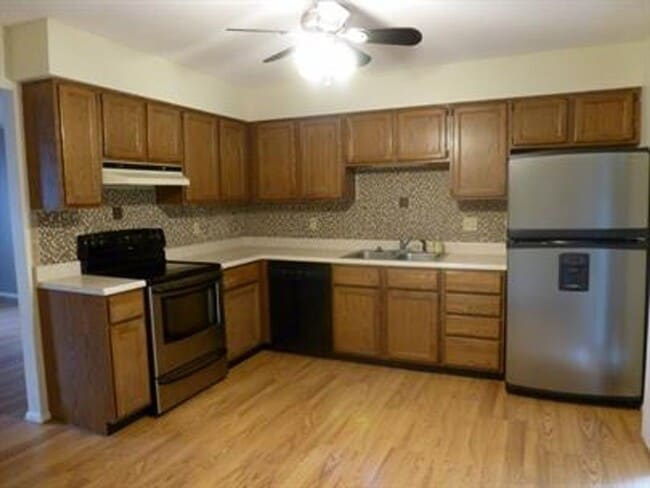 2127 Ivy Ct in Champaign, IL - Building Photo - Building Photo