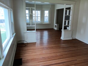 1621 Bellevue Ave, Unit Floor 1 in Syracuse, NY - Foto de edificio - Building Photo
