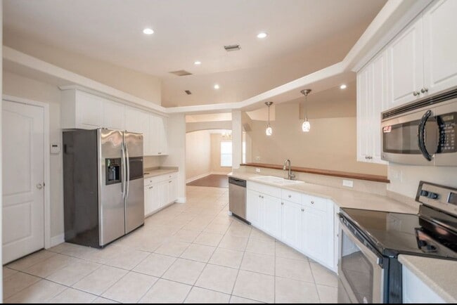 property at 520 Rangewood Dr SE