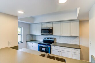 9137 NW 38th Dr in Coral Springs, FL - Building Photo - Building Photo