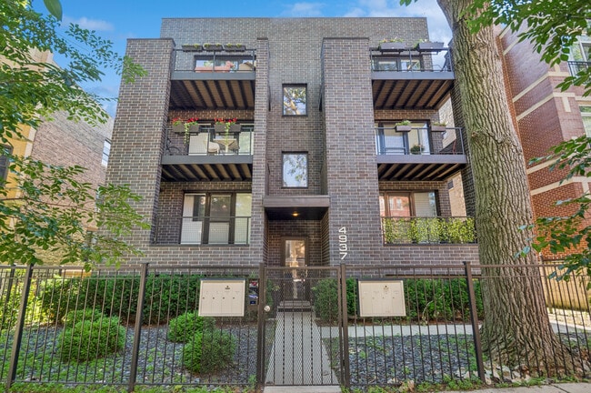 property at 4937 N Winthrop Ave