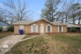 2695 Shady Grove Dr in Horn Lake, MS - Building Photo